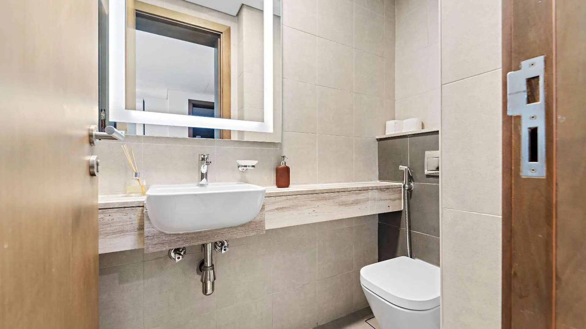 Апартаменты Silkhaus 1Bdr In Azizi Aliyah In Theheart Of Al Jaddaf Дубай
